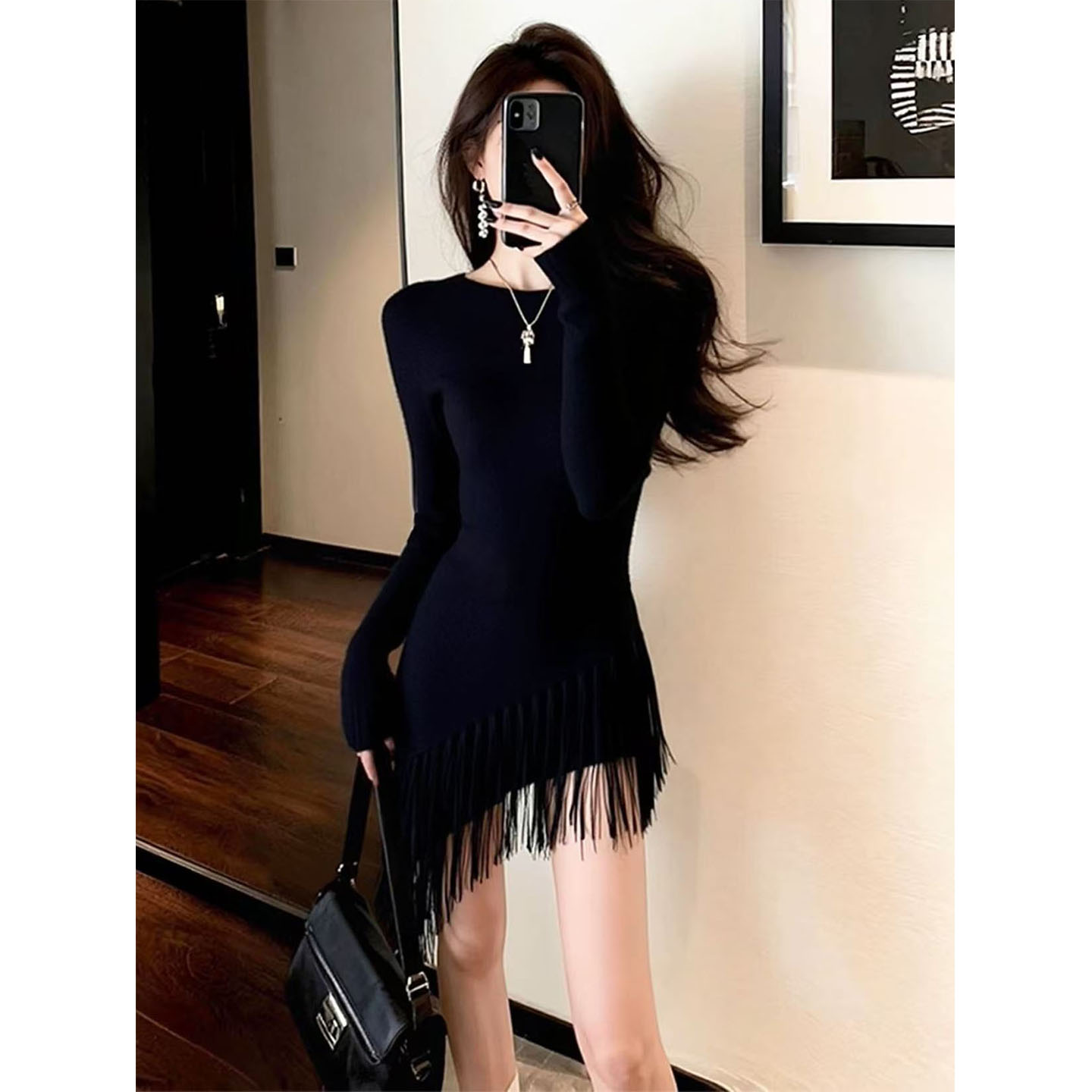 法式赫本风不规则流苏长袖连衣裙女秋冬季新款设计感修身显瘦短裙