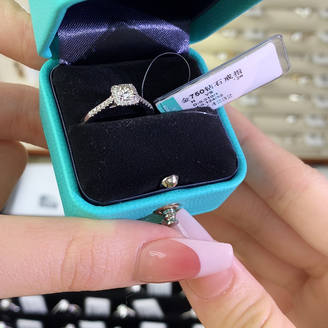 钻石戒指/指环18K金镶嵌