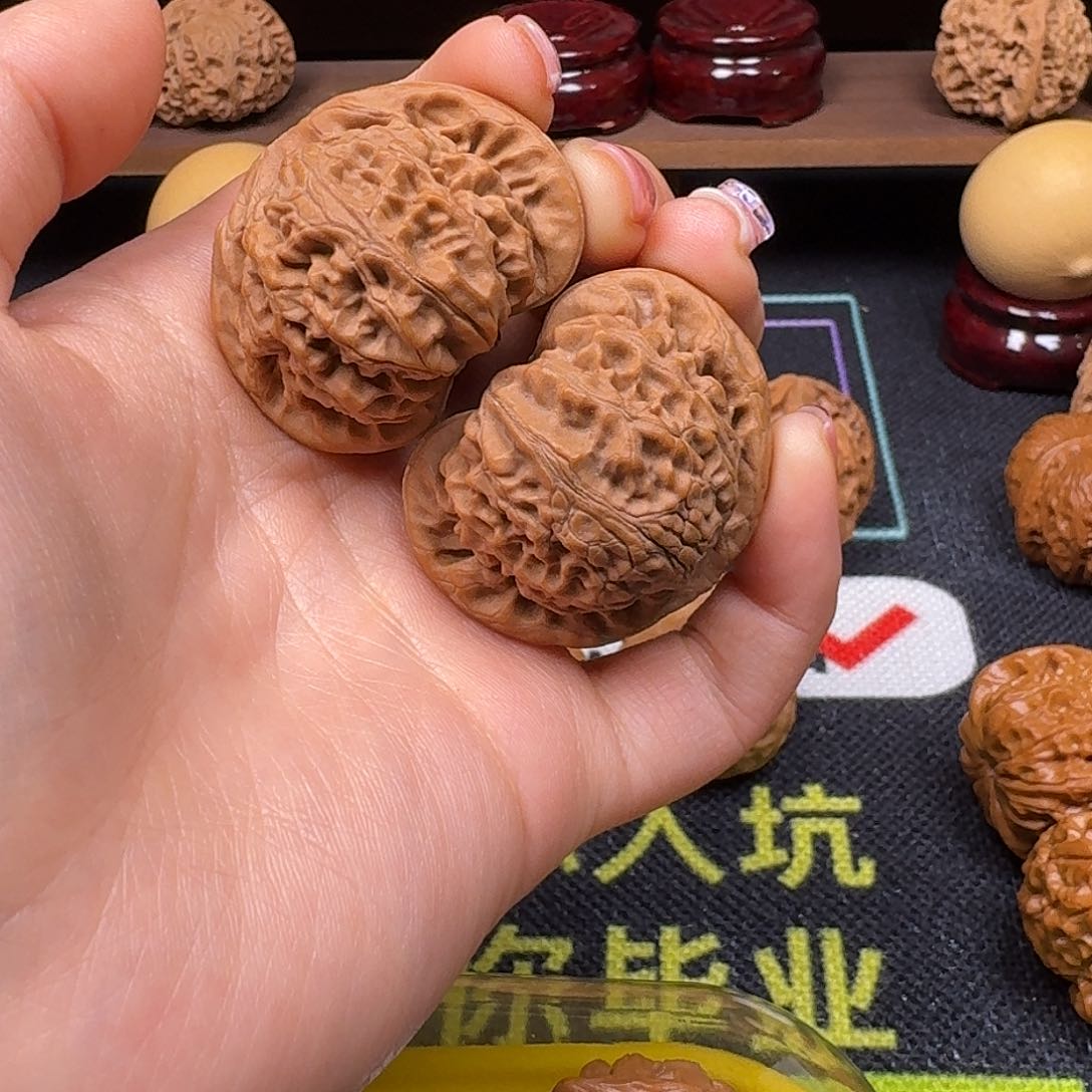 文玩核桃吊坠灵**王41宫灯