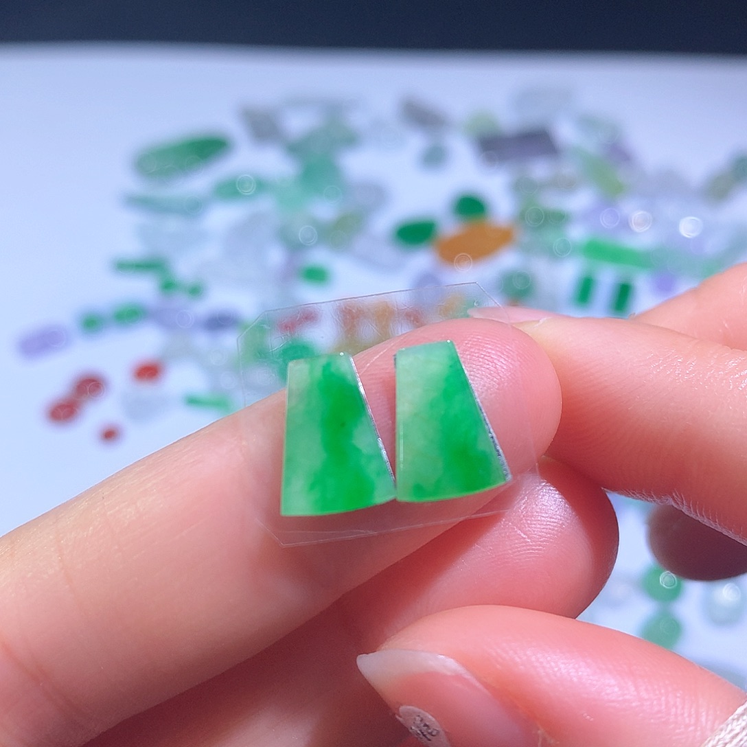 翡翠颈饰未镶嵌无事