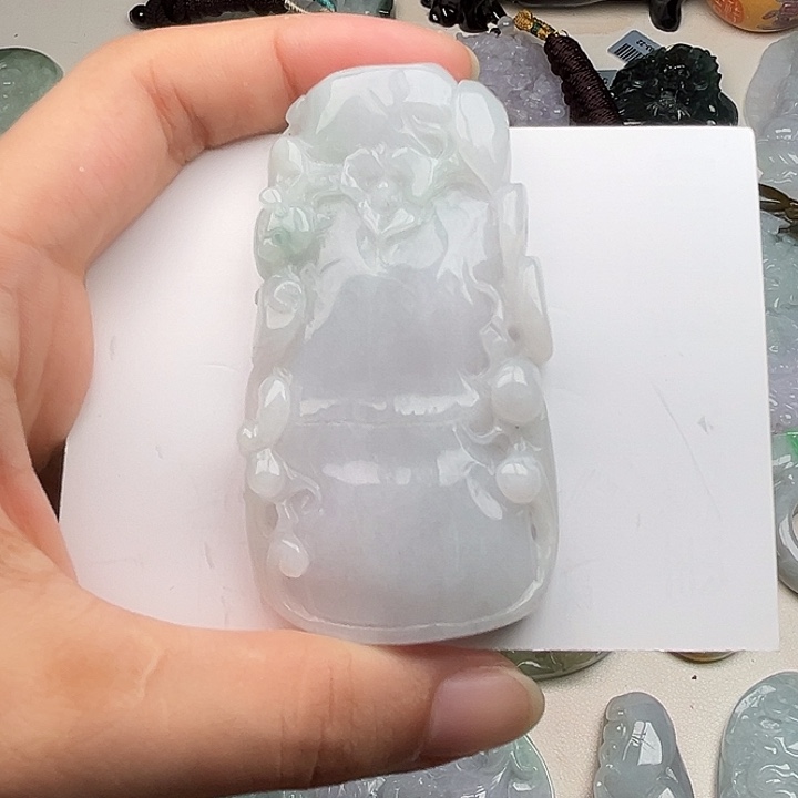 翡翠未镶嵌颈饰挂件