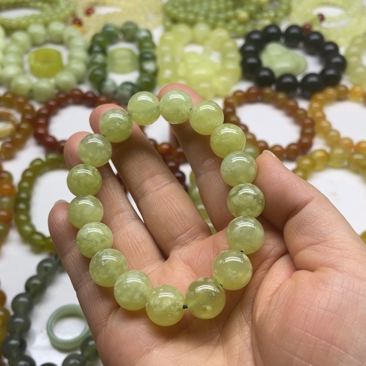 蛇纹石玉手串未镶嵌