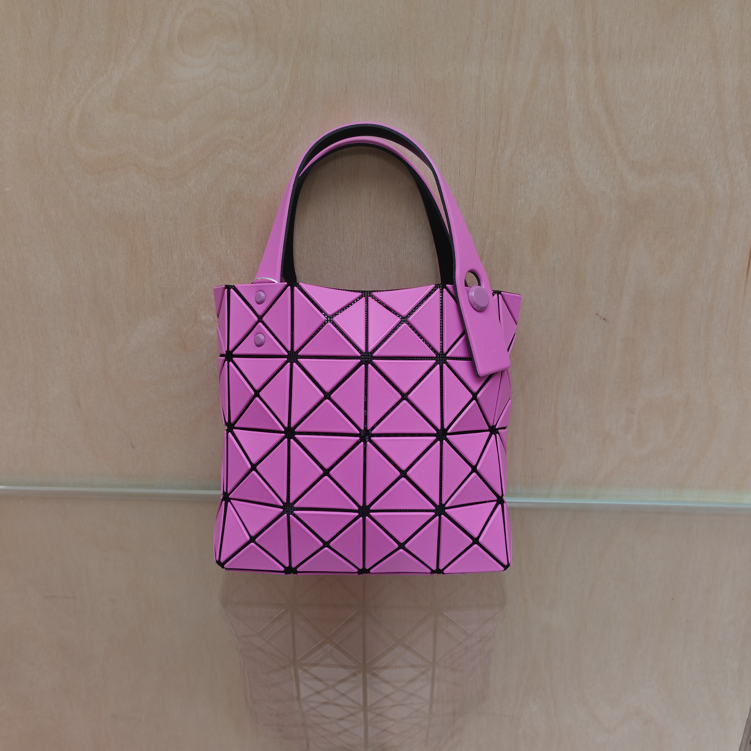 99新 Issey Miyake/三宅一生 mini小方盒几何火龙果色玫粉手拎包