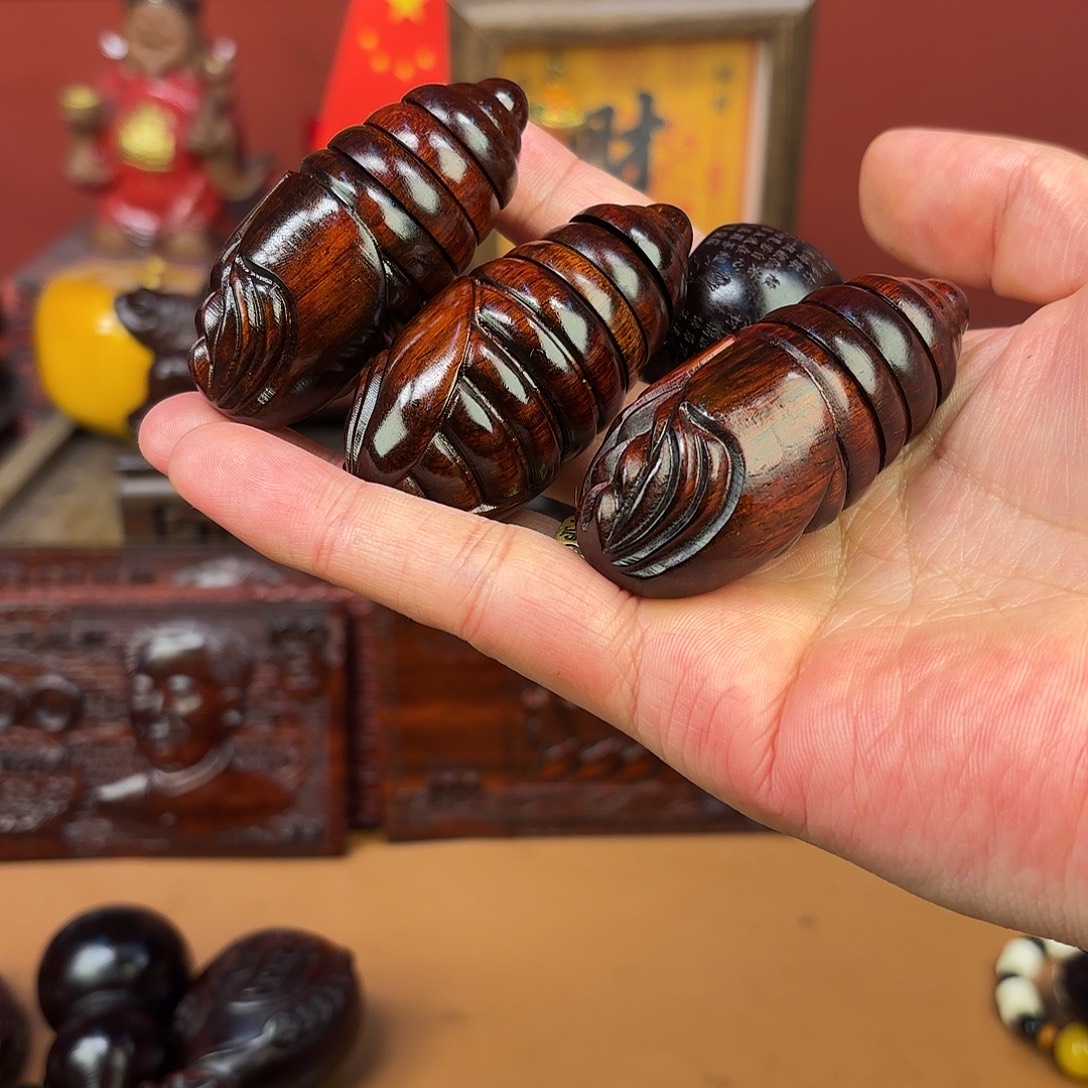 檀香紫檀（小叶紫檀）蛹