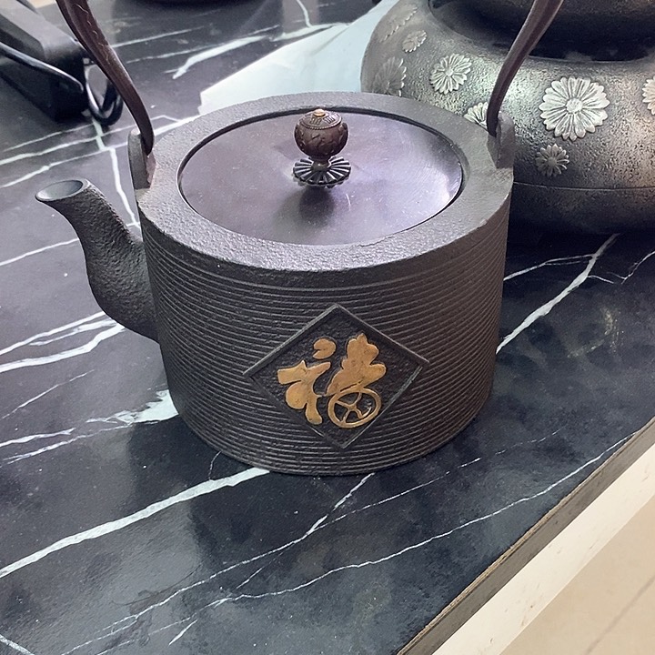 1直筒福鎏金铸铁壶1200毫升