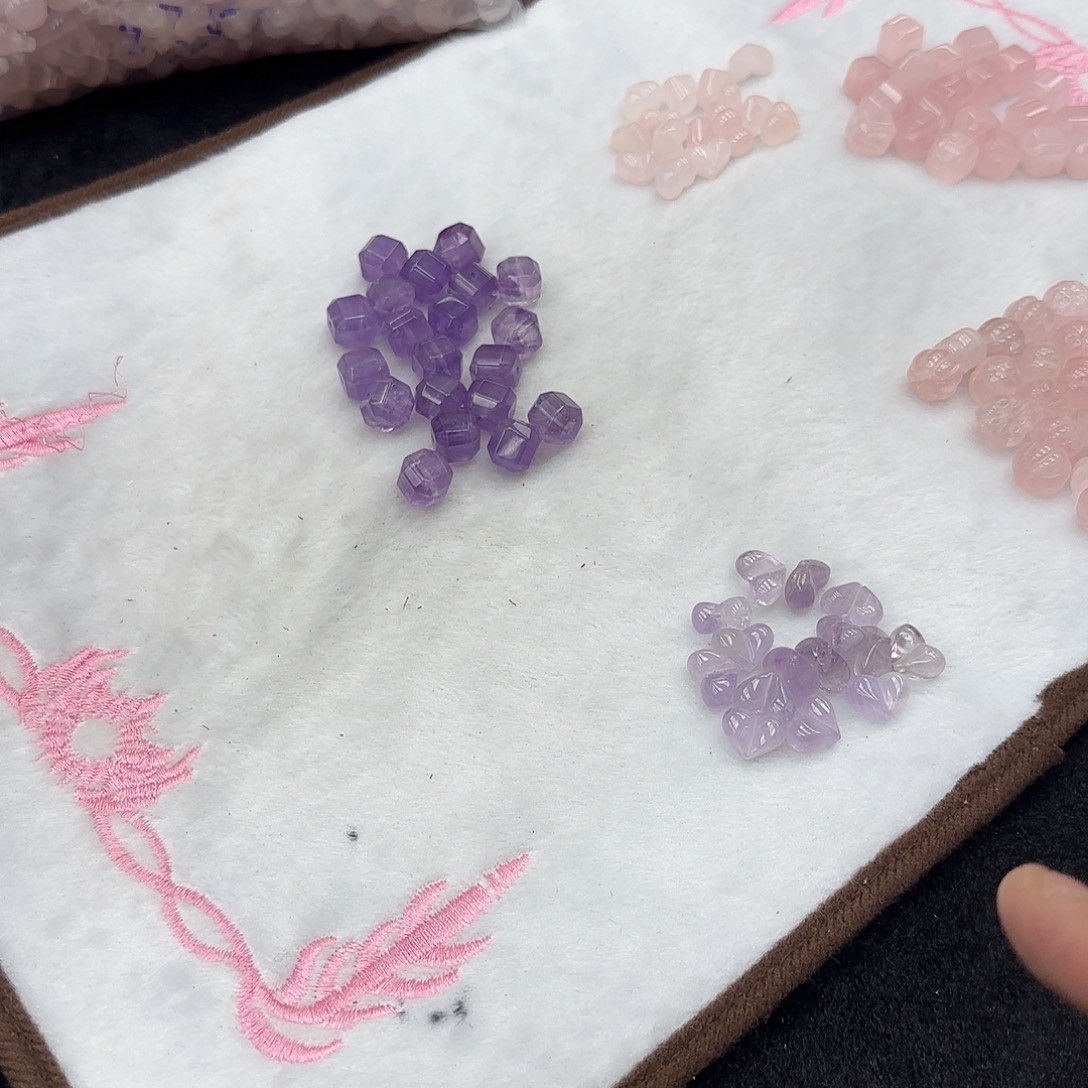 一***鼠芙蓉石未镶嵌珠宝半成品4号