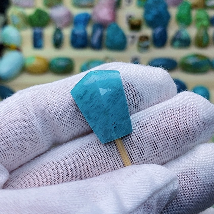 绿松石配饰未镶嵌