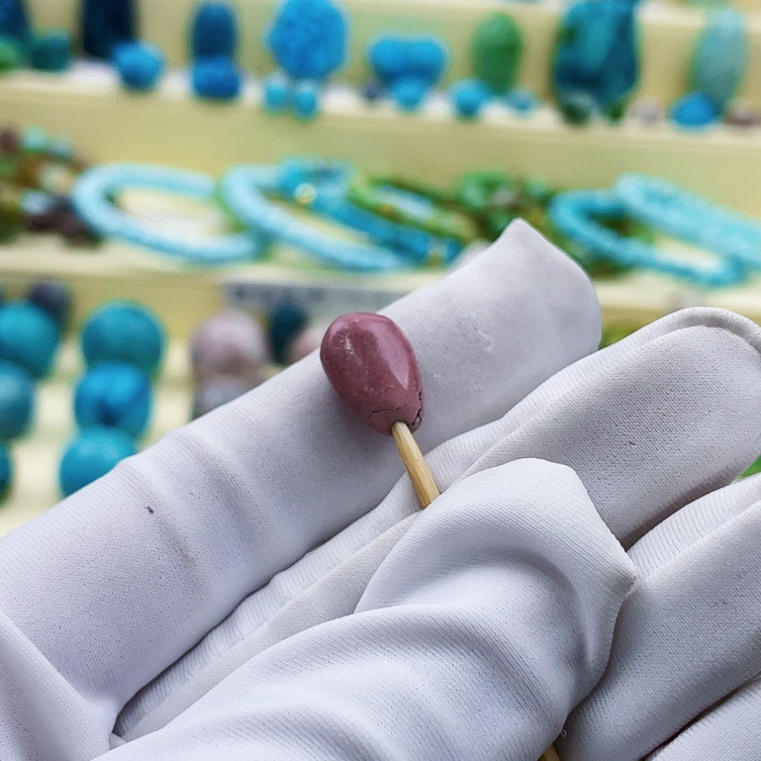 绿松石颈饰未镶嵌