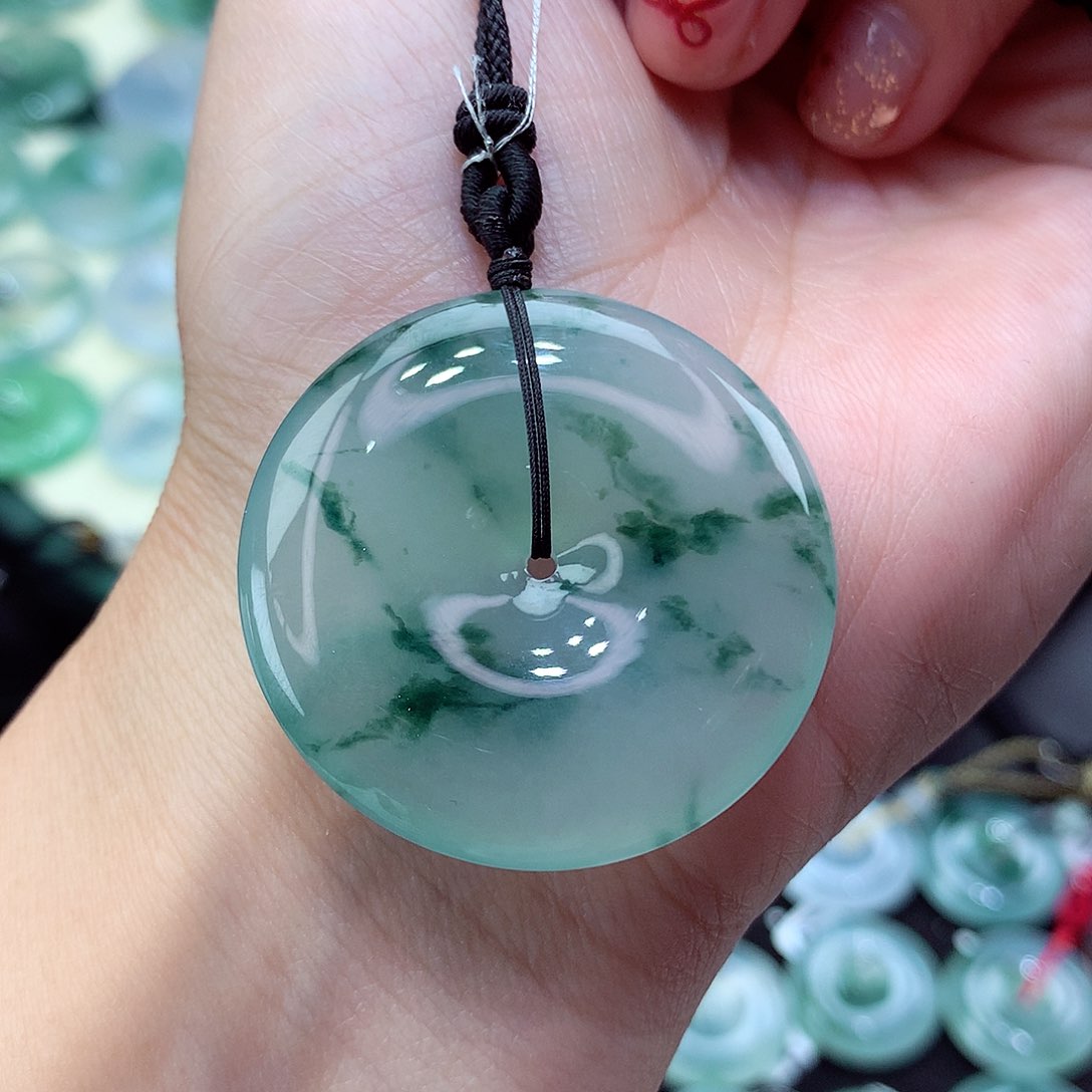 翡翠颈饰未镶嵌翡翠46