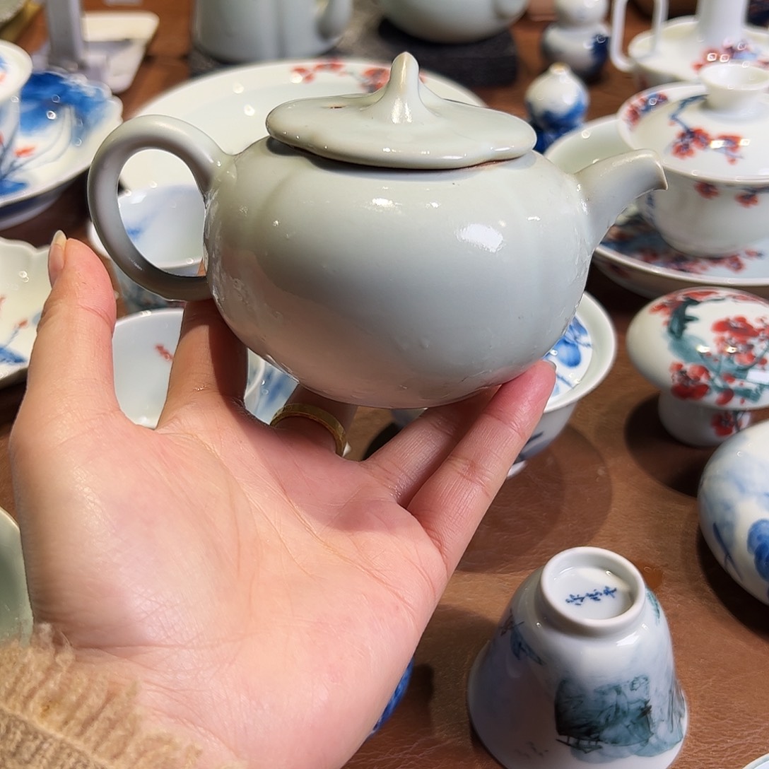 s***u青花手绘汝瓷壶陶瓷