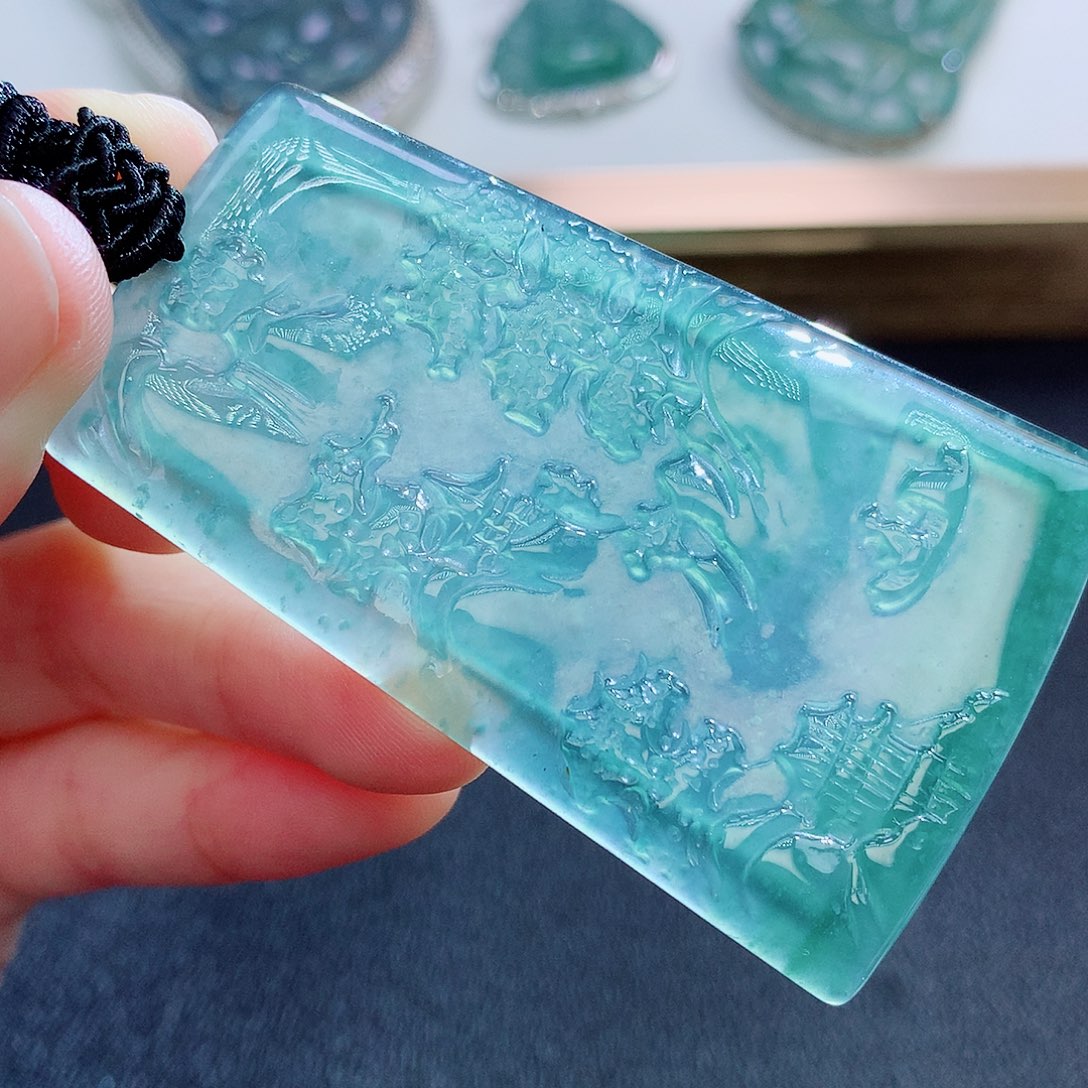 翡翠颈饰未镶嵌翡翠