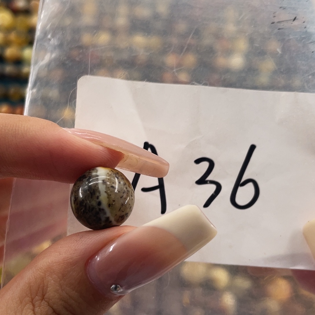 琥珀未镶嵌裸石12.7福利