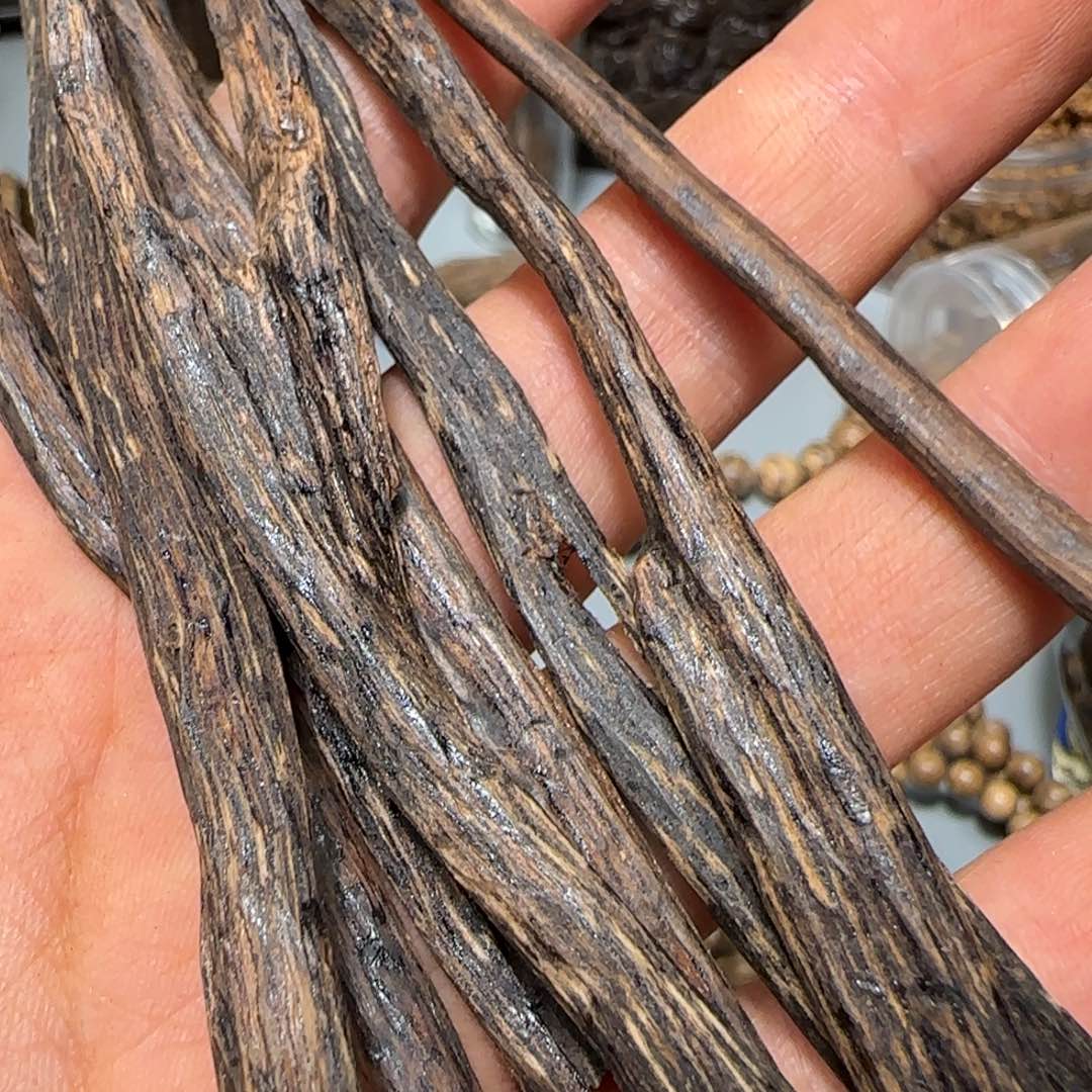 沉香沉香碎屑7.73克海南尖峰岭黑奇树心油不退