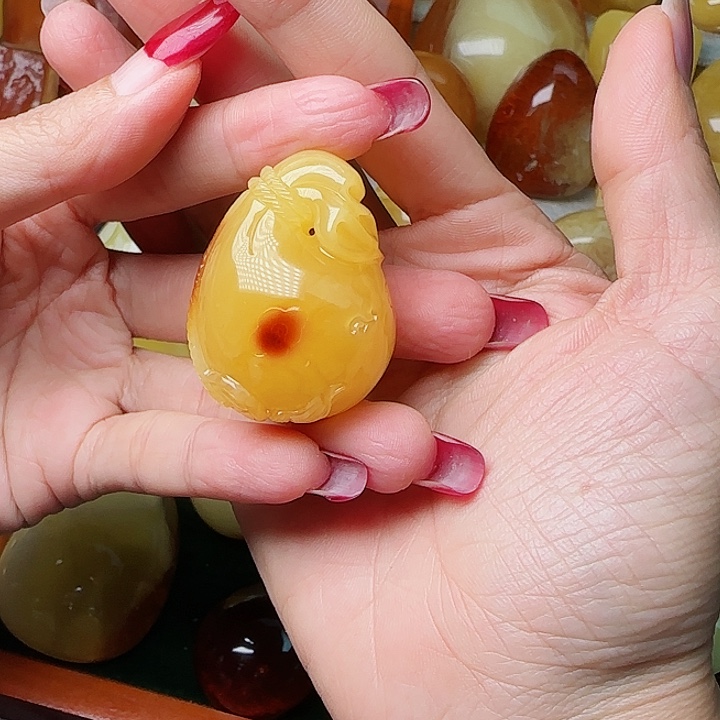 琥珀未镶嵌手链吊坠