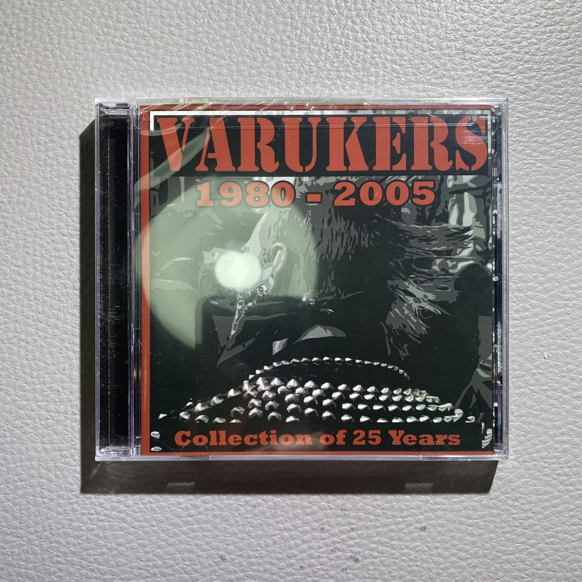 英国朋克乐队 The Varukers–1980-2005 25周年纪念精选 未拆 CD