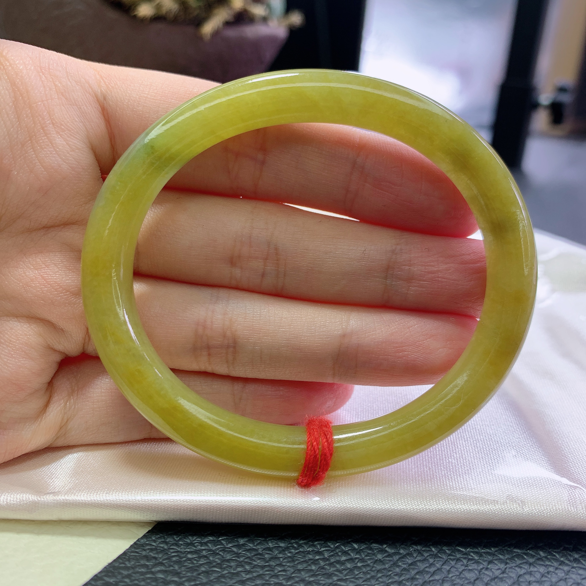 0775号缅甸天然A货翡翠女款手镯52-53圈口鸡油翡翠手镯冰种