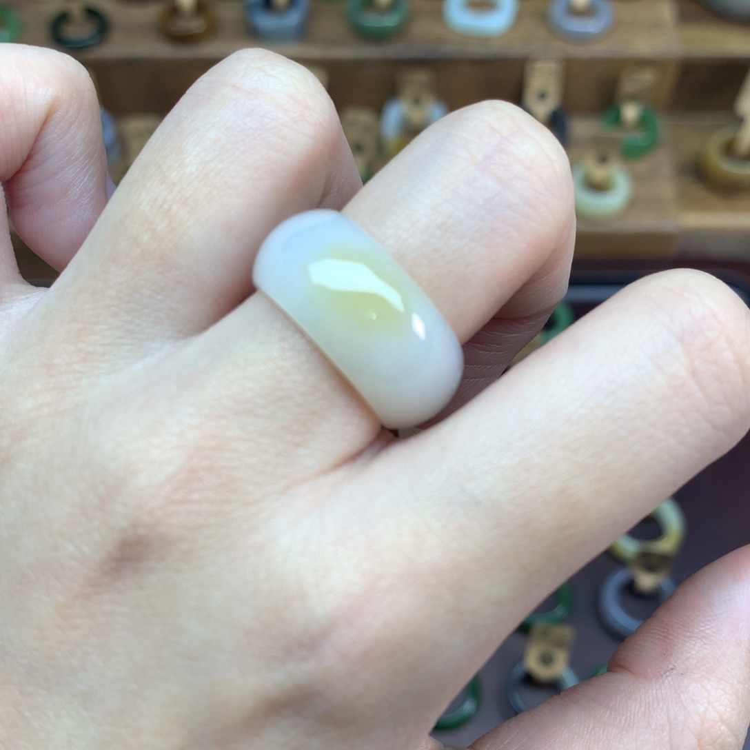 和田玉戒指未镶嵌