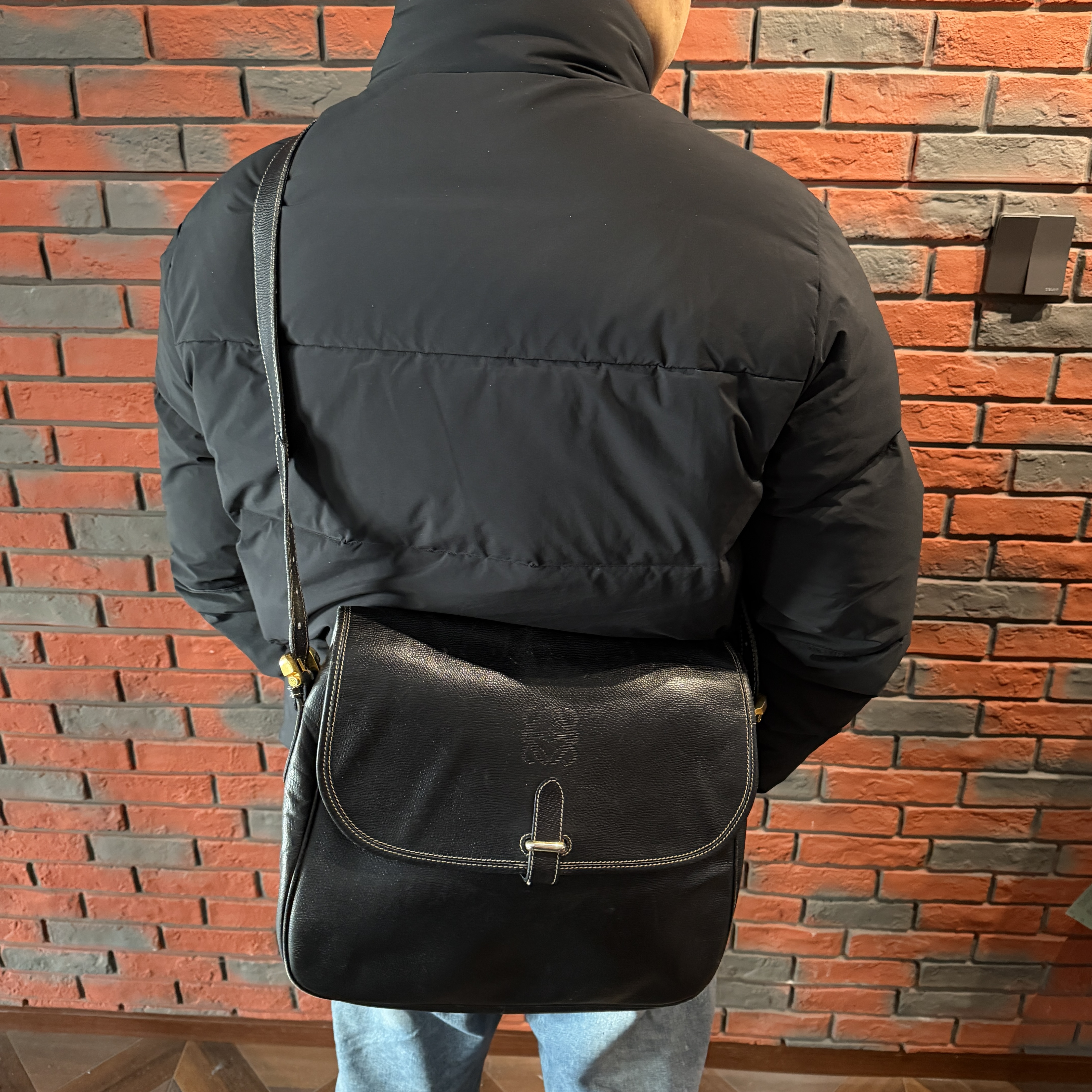 95新 LOEWE/罗意威 罗意威男包 休闲百搭 黑金 信封包 斜挎包 