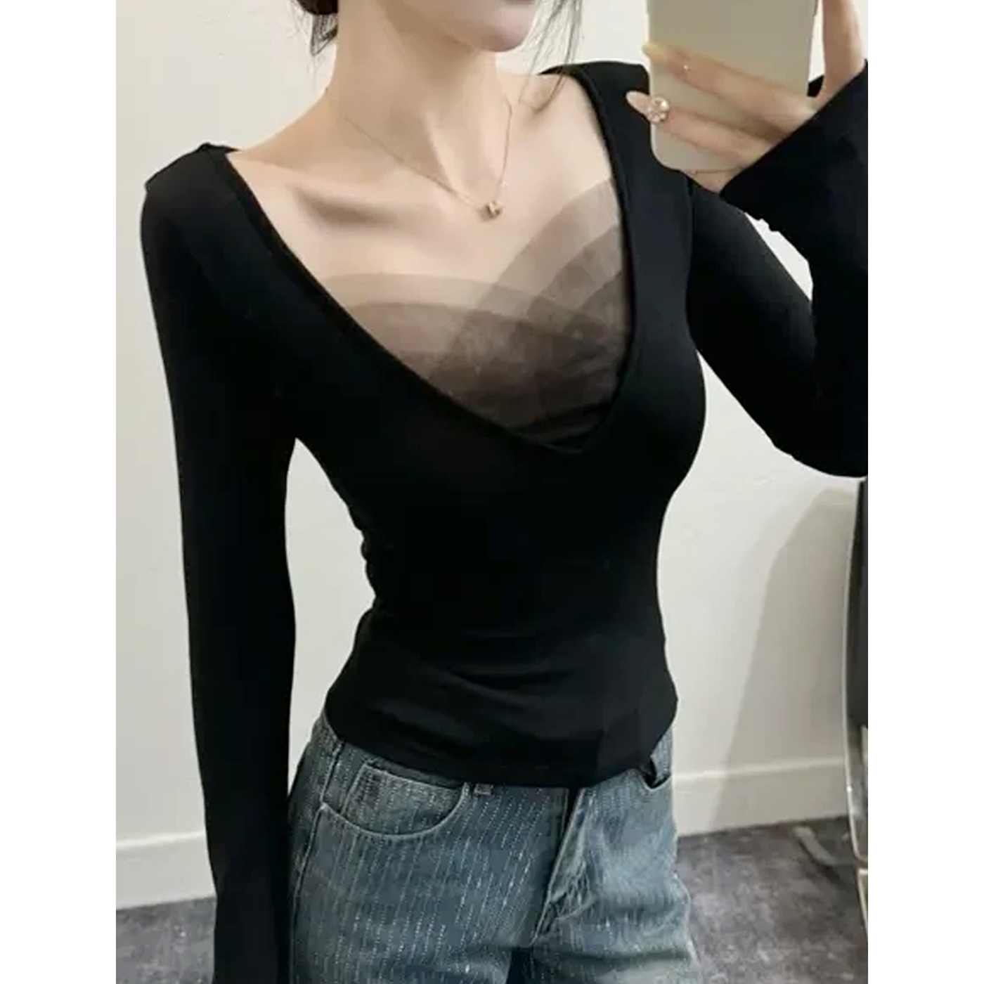 2025秋冬新款内搭修身T恤女黑色辣妹V领网纱拼接长袖打底上衣女