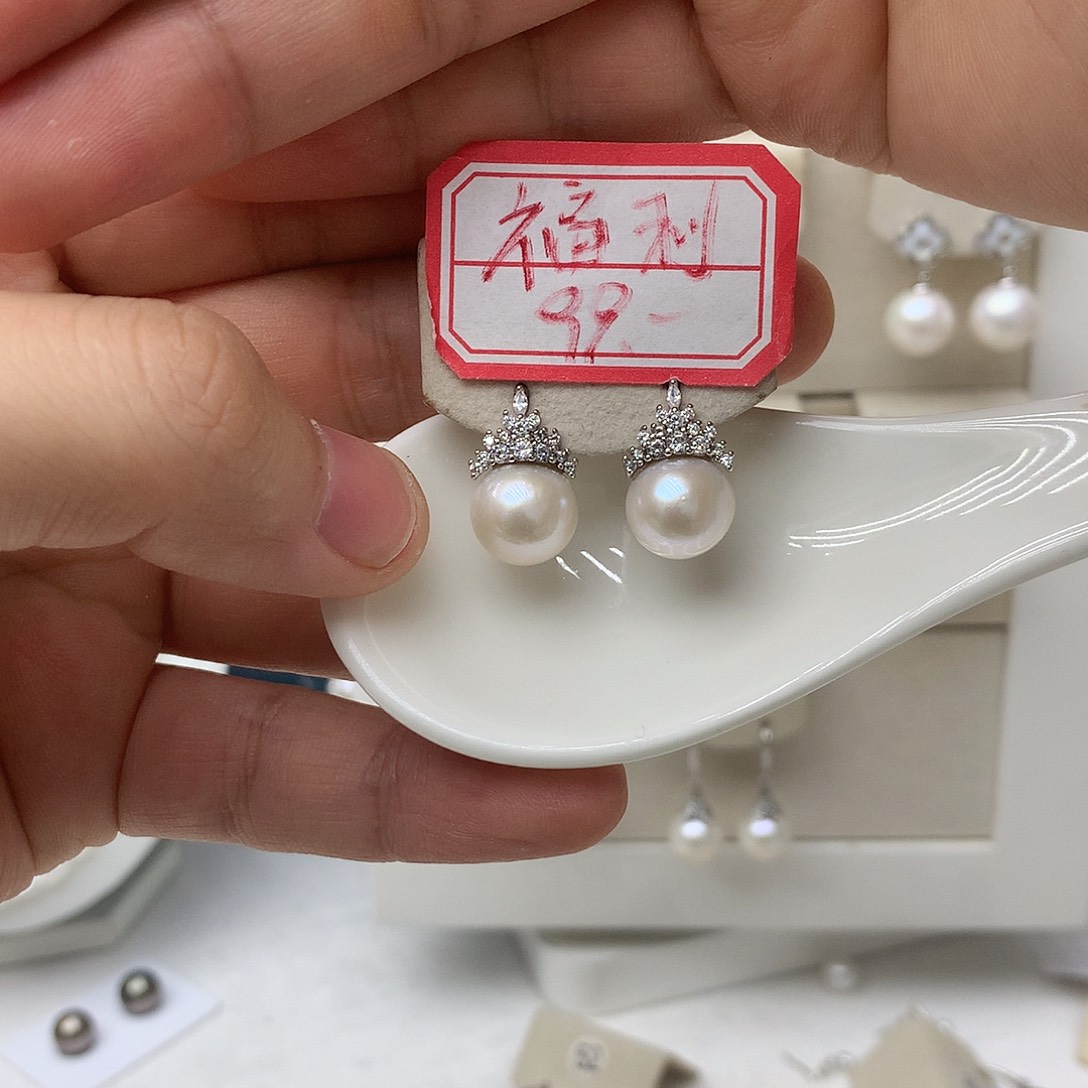 银S925镶嵌淡水珍珠耳饰