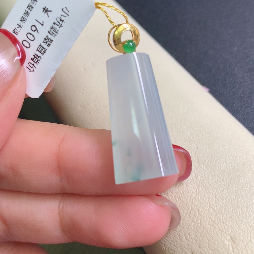 【闪购商品】翡翠颈饰18K金镶嵌无事牌