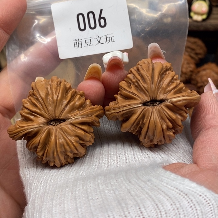 文玩核桃把件默认微瑕006四座楼45尺全品