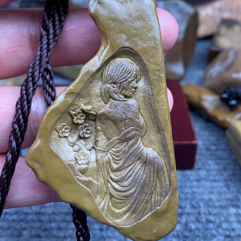 【闪购商品】原石雕刻手把件