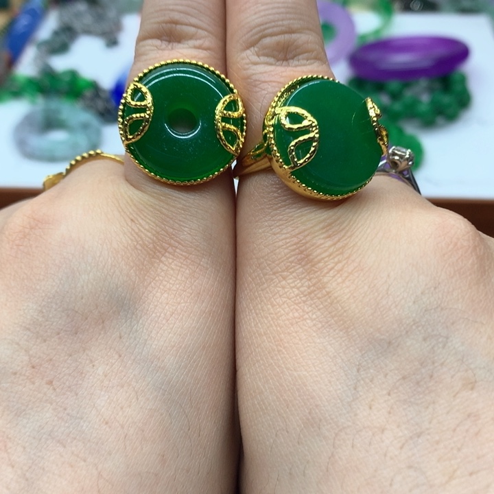 颈饰未镶嵌翡翠吊坠