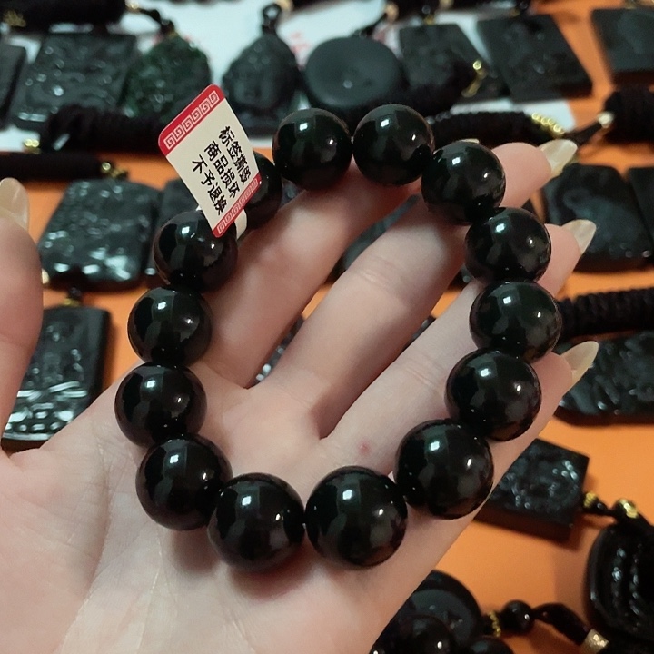 翡翠颈饰未镶嵌發*