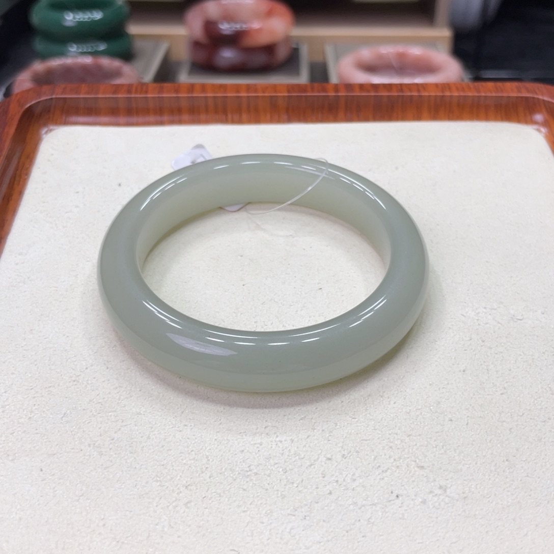 未镶嵌手镯石英岩玉静*张