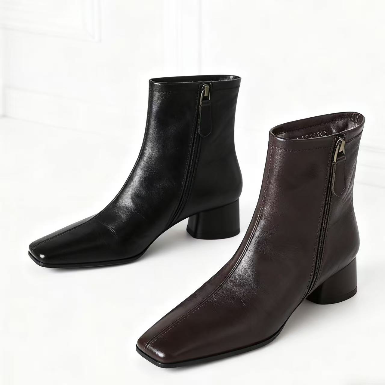 【品牌力荐】2025秋冬时尚百搭高级设计感方头小靴子W2789