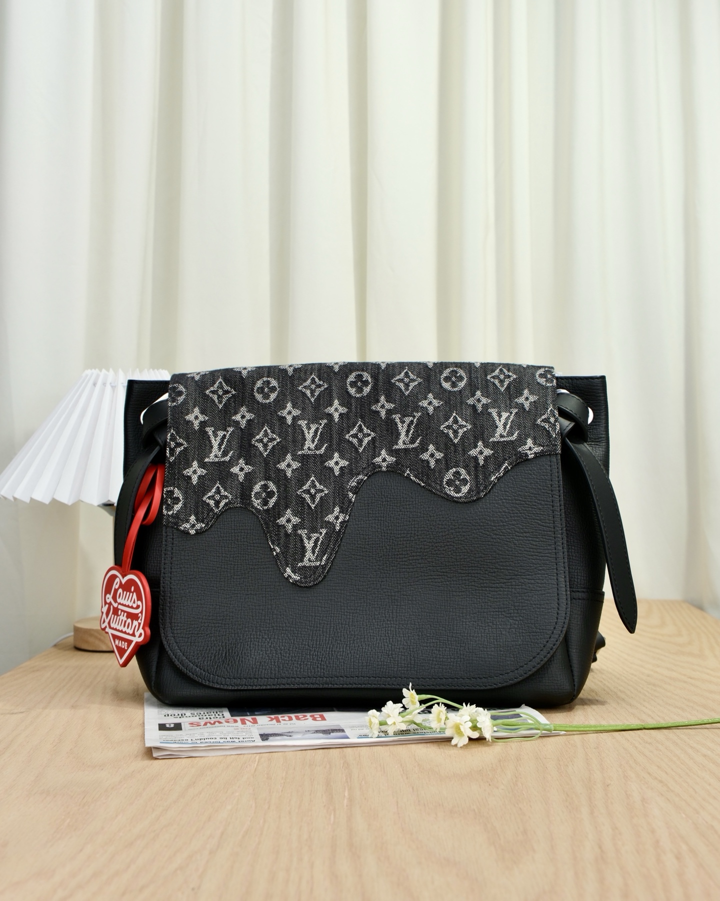 99新 LV 嘉壹(6831) NIGO BESACE TOKYO 牛皮 手袋斜挎包邮差 