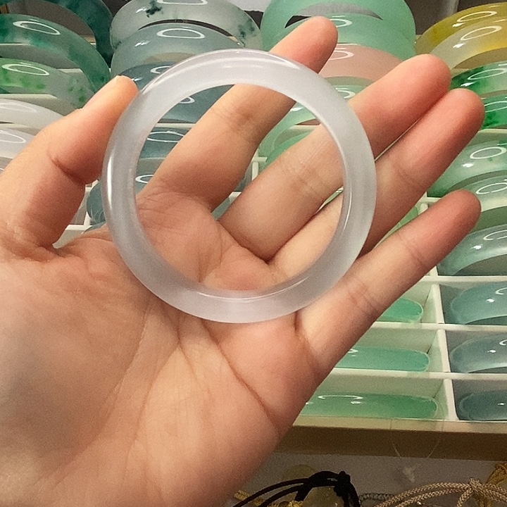 石英质玉未镶嵌手镯