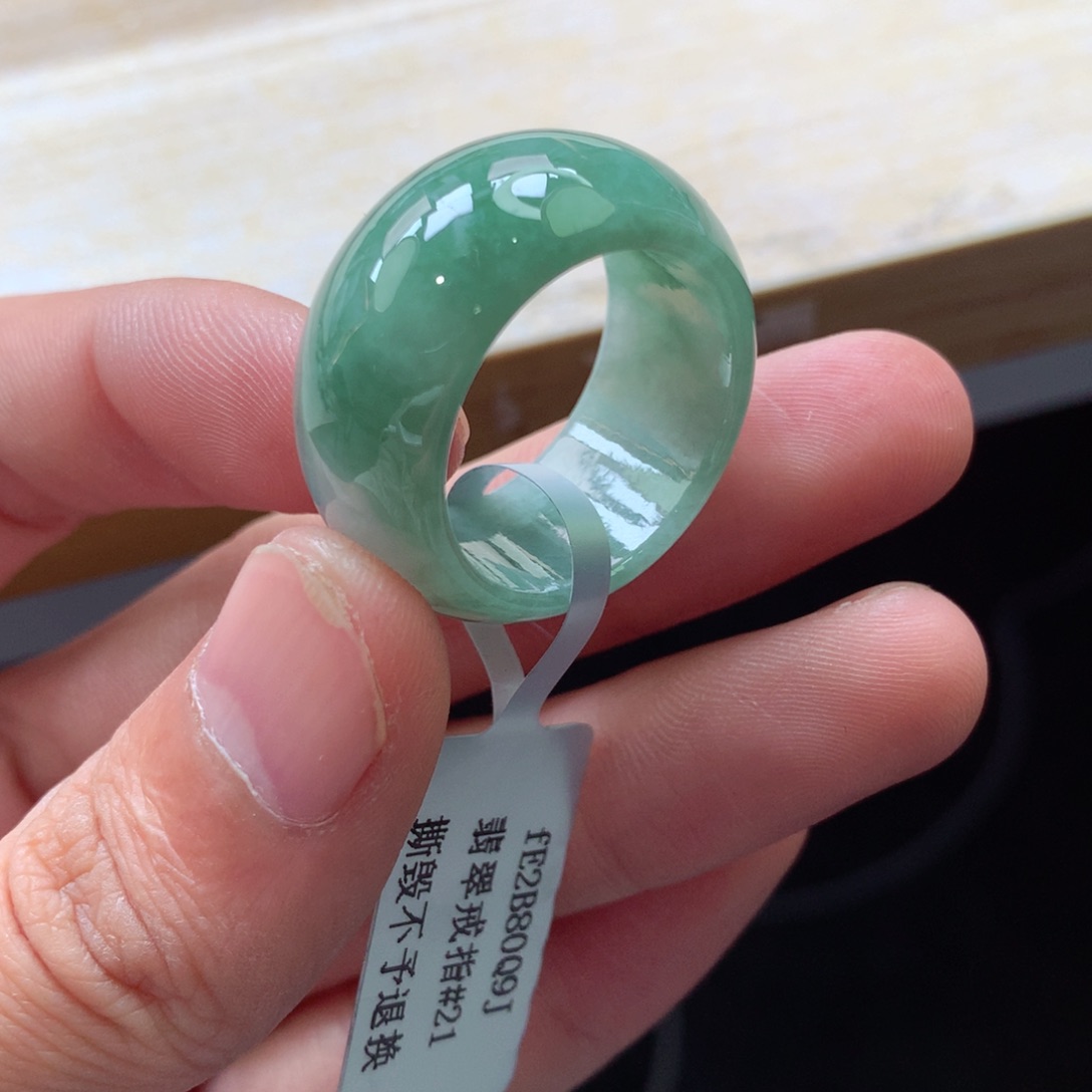 翡翠颈饰未镶嵌吊坠