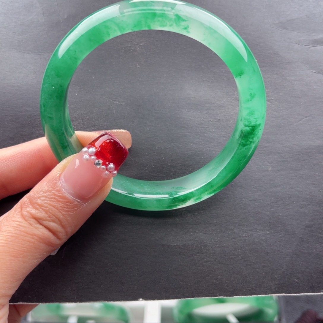 石英质玉手镯未镶嵌九*