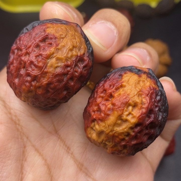 文玩核桃吊坠36尺蛇皮元宝