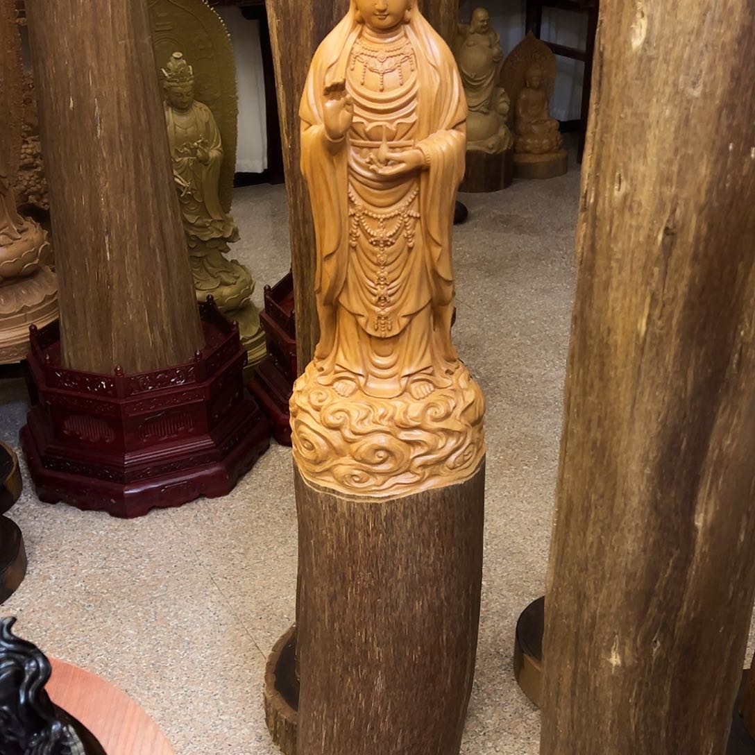 沉香摆件小**莫沉香摆件➕底座