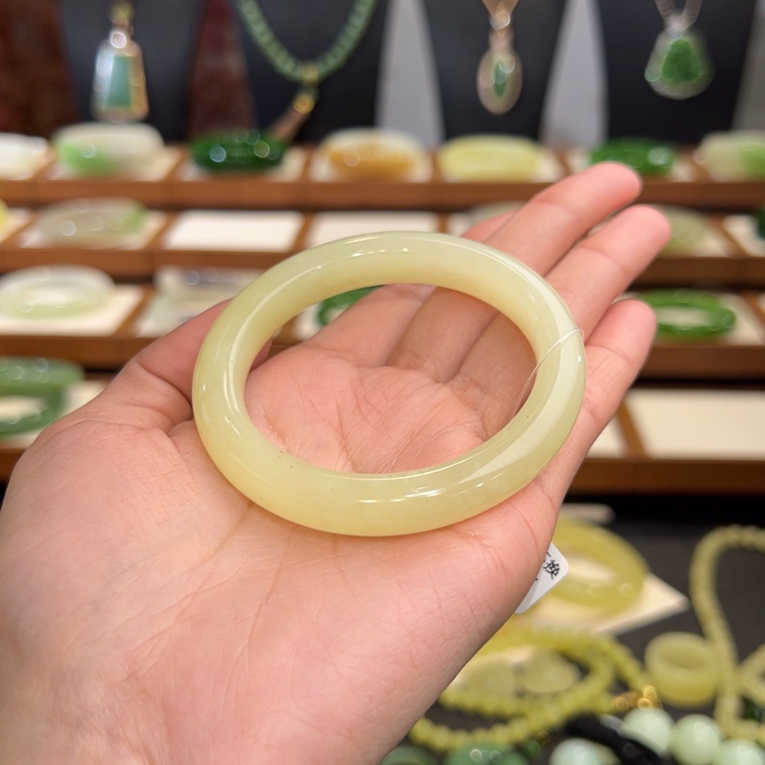 和田玉手镯未镶嵌涛*新疆若羌点墨黄口52.5