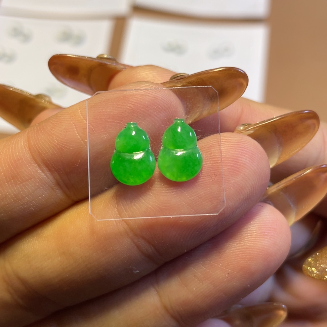 定制翡翠未镶嵌葫芦！