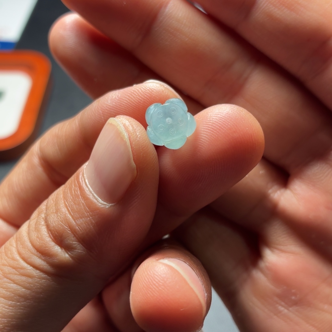 あ***う定制翡翠未镶嵌珠子