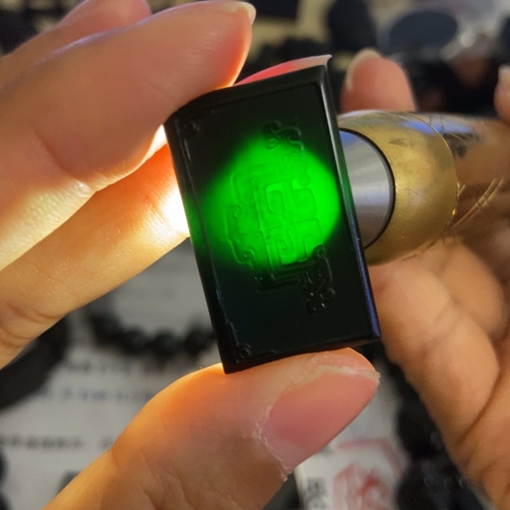 翡翠未镶嵌颈饰墨翠