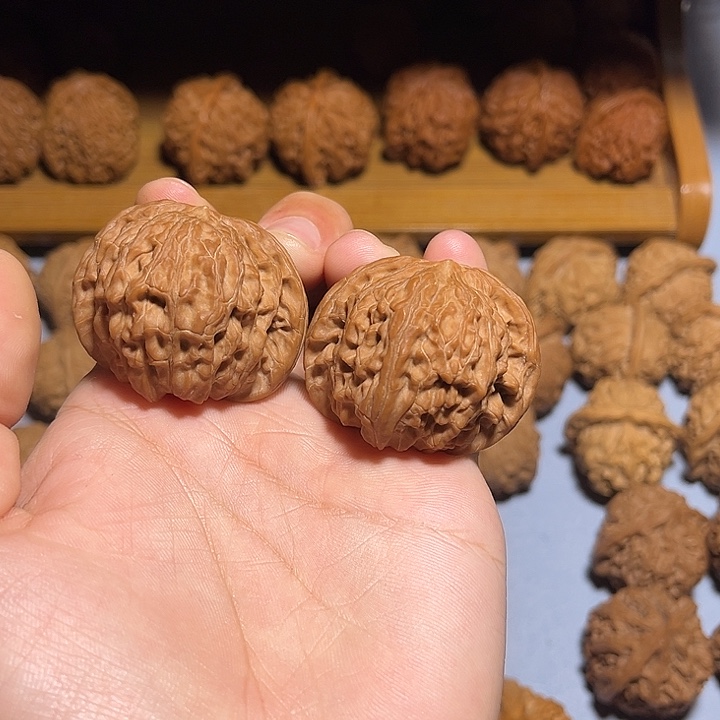 文玩核桃把件41原生态无药房山磨盘