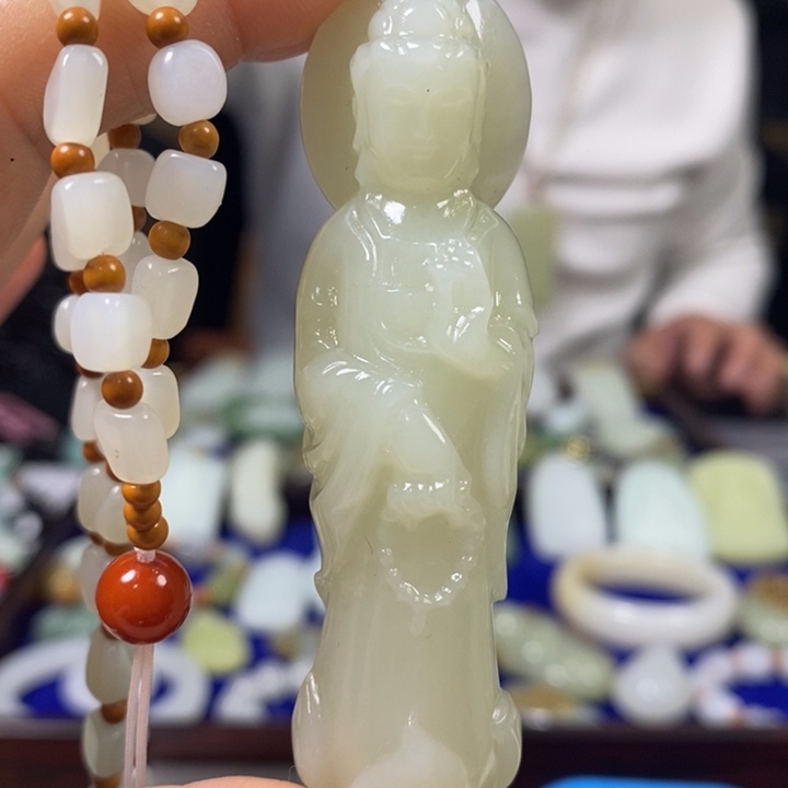 和田玉挂件未镶嵌快*?