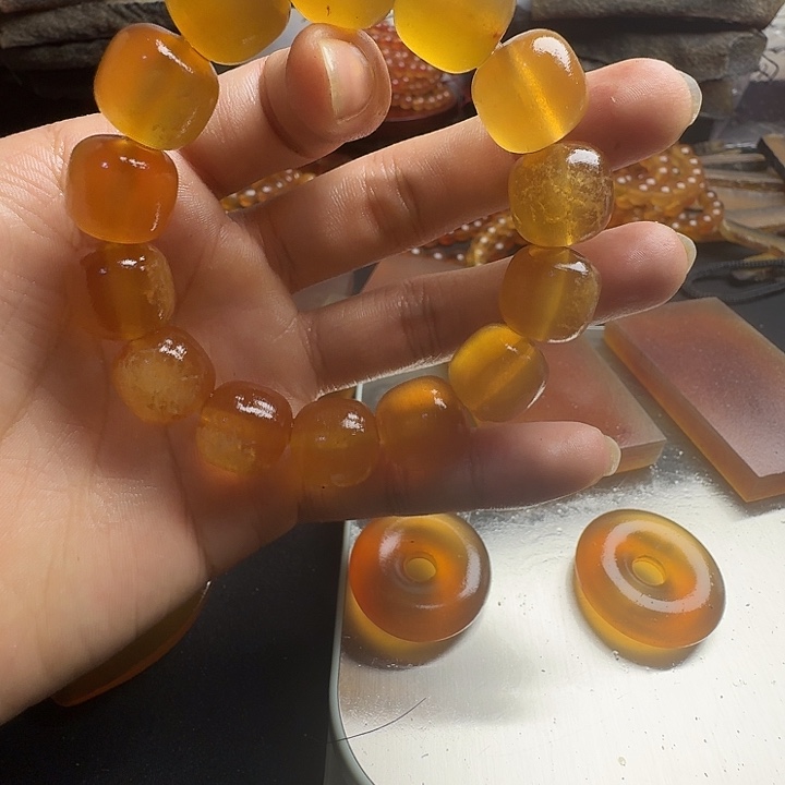 用***9皮质纯铜非遗物品展示手串