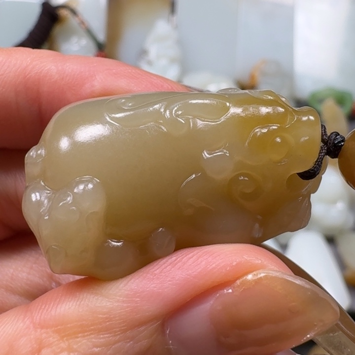 和田玉颈饰未镶嵌