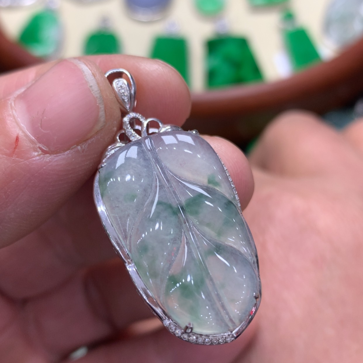 【闪购商品】翡翠颈饰18K金镶嵌叶子