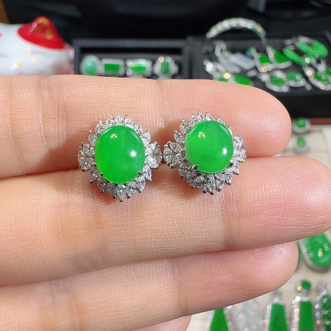 翡翠吊坠(不含链)18K金镶嵌