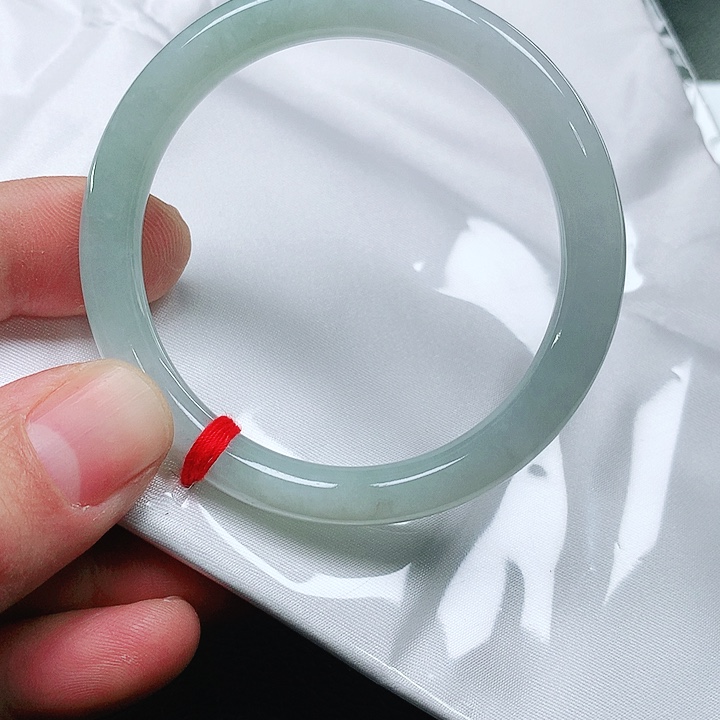 翡翠手镯未镶嵌翡翠手镯未镶嵌