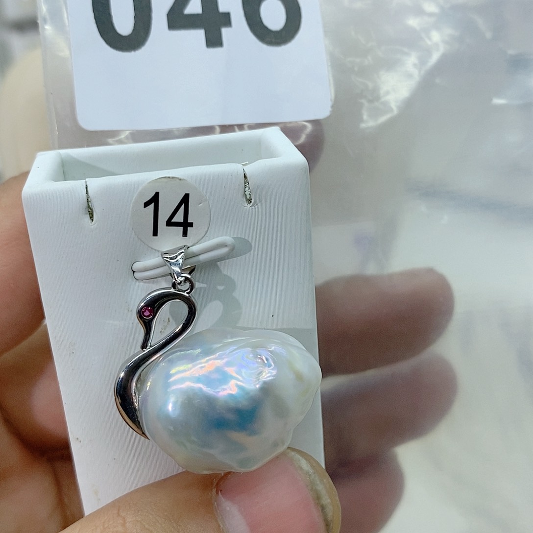 淡水珍珠颈饰合金