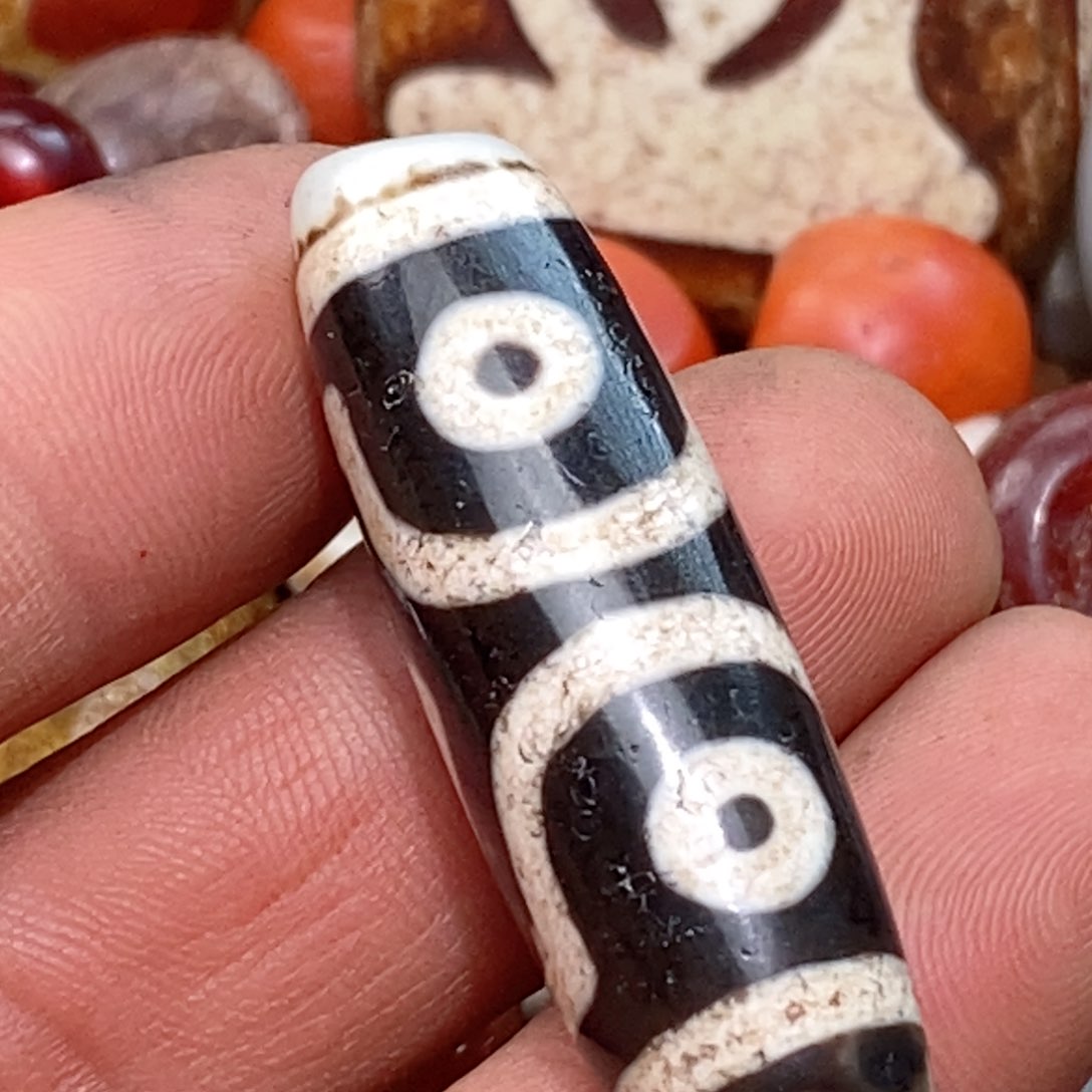 DIY琉璃珠子的颜色是蓝色的